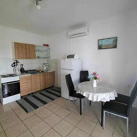 Apartment Pjestata 10210b *